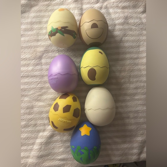 Roblox Adopt me Figurines. 15 figurines total, and 8 eggs! - Picture 2 of 8
